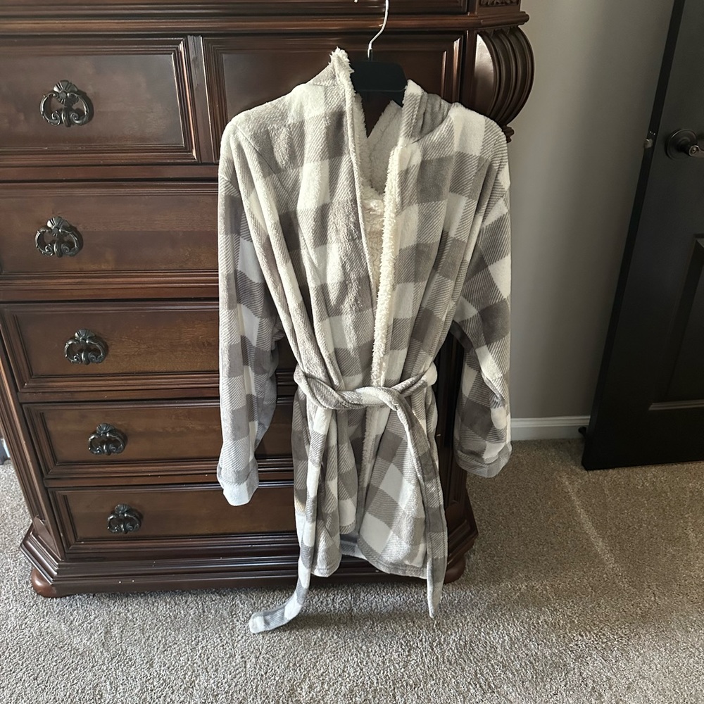 Fuzzy Bathrobe - image 1